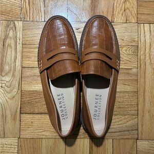 Journee Collection Women’s Tan Crocodile-Embossed Loafers Size 7.5
